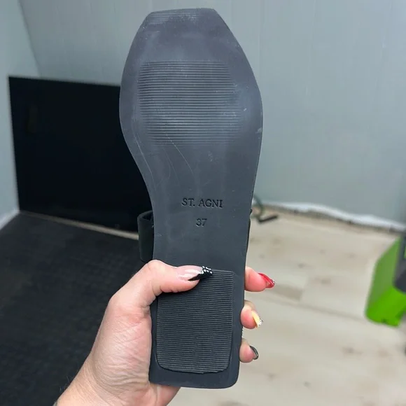 St. Agni Black Square-Toe Sandals - Picture 2 of 2